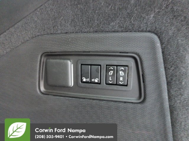Used 2021 Cadillac Escalade Sport w/ Driver Assist Tech Package AWD/4WD image 30