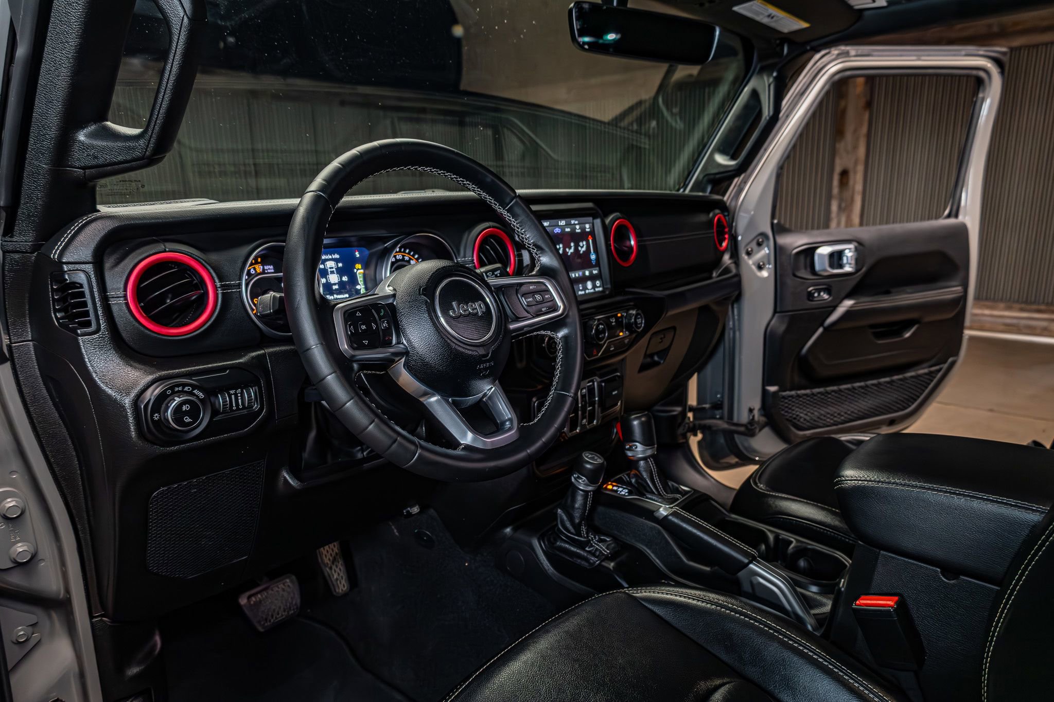 Used 2022 Jeep Gladiator Overland w/ Popular Equipment Package image 12