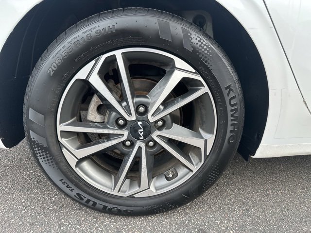 Used 2023 Kia Forte LXS w/ LXS Technology Package image 8