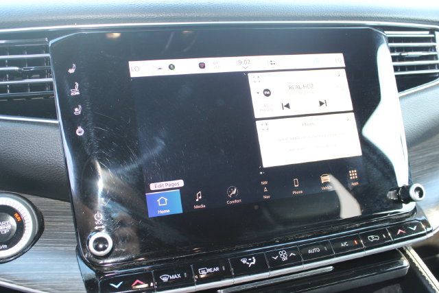 Used 2024 Jeep Wagoneer L Series II AWD/4WD image 39