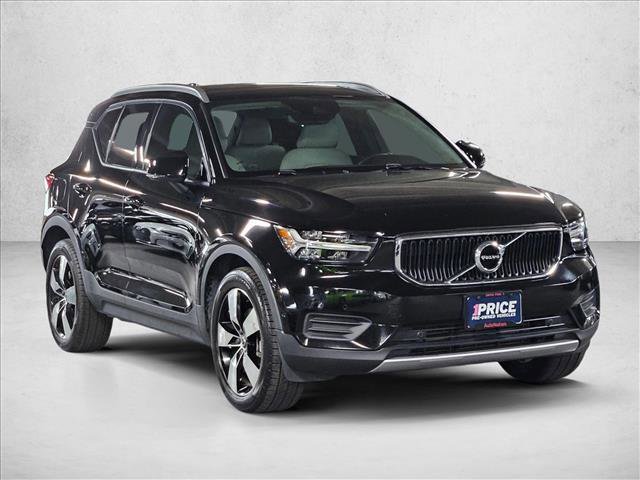 Used 2019 Volvo XC40 T5 Momentum image 3