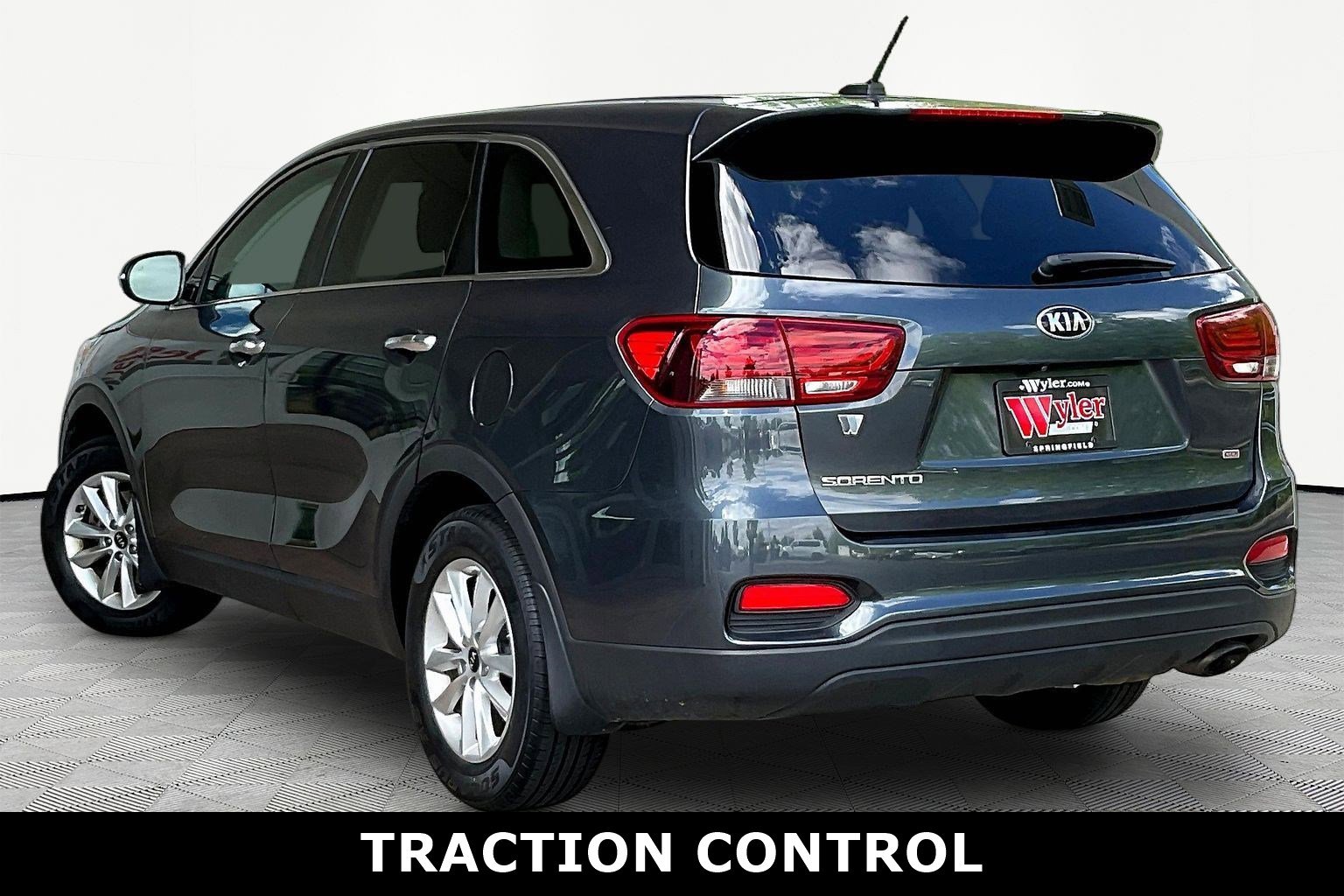 Used 2020 Kia Sorento LX FWD image 4