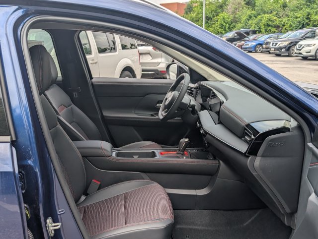 New 2026 Nissan Kicks SR w/ Cold Weather Package AWD/4WD image 9