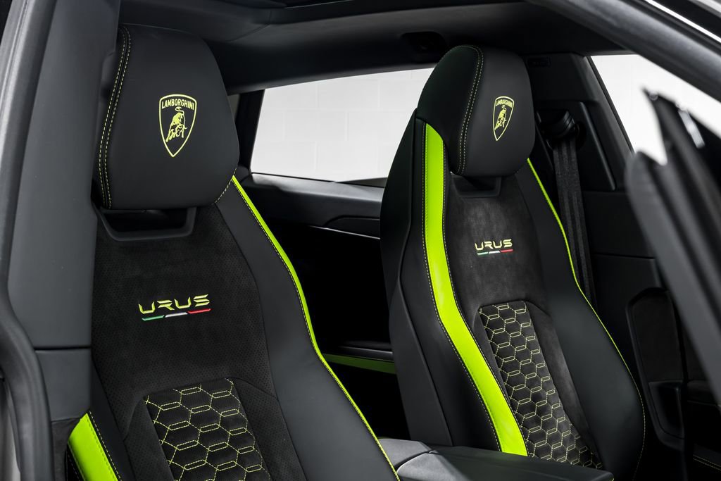 Used 2022 Lamborghini Urus AWD/4WD image 42