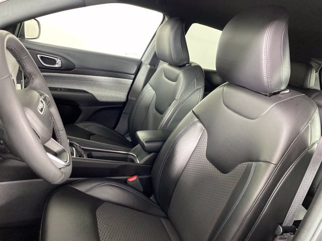Used 2023 Jeep Compass Latitude w/ Convenience Group AWD/4WD image 17