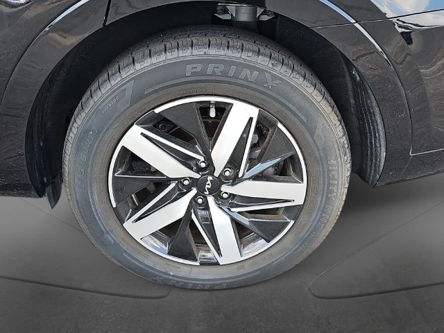 Used 2022 Kia Sorento S w/ Panoramic Sunroof Package FWD image 35