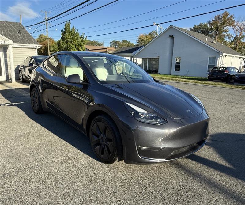 Used 2024 Tesla Model Y Long Range image 7