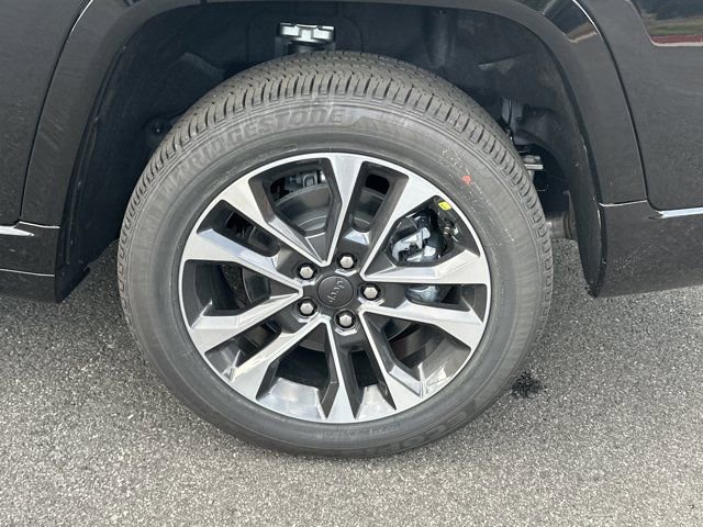 New 2025 Jeep Grand Cherokee L Overland image 18