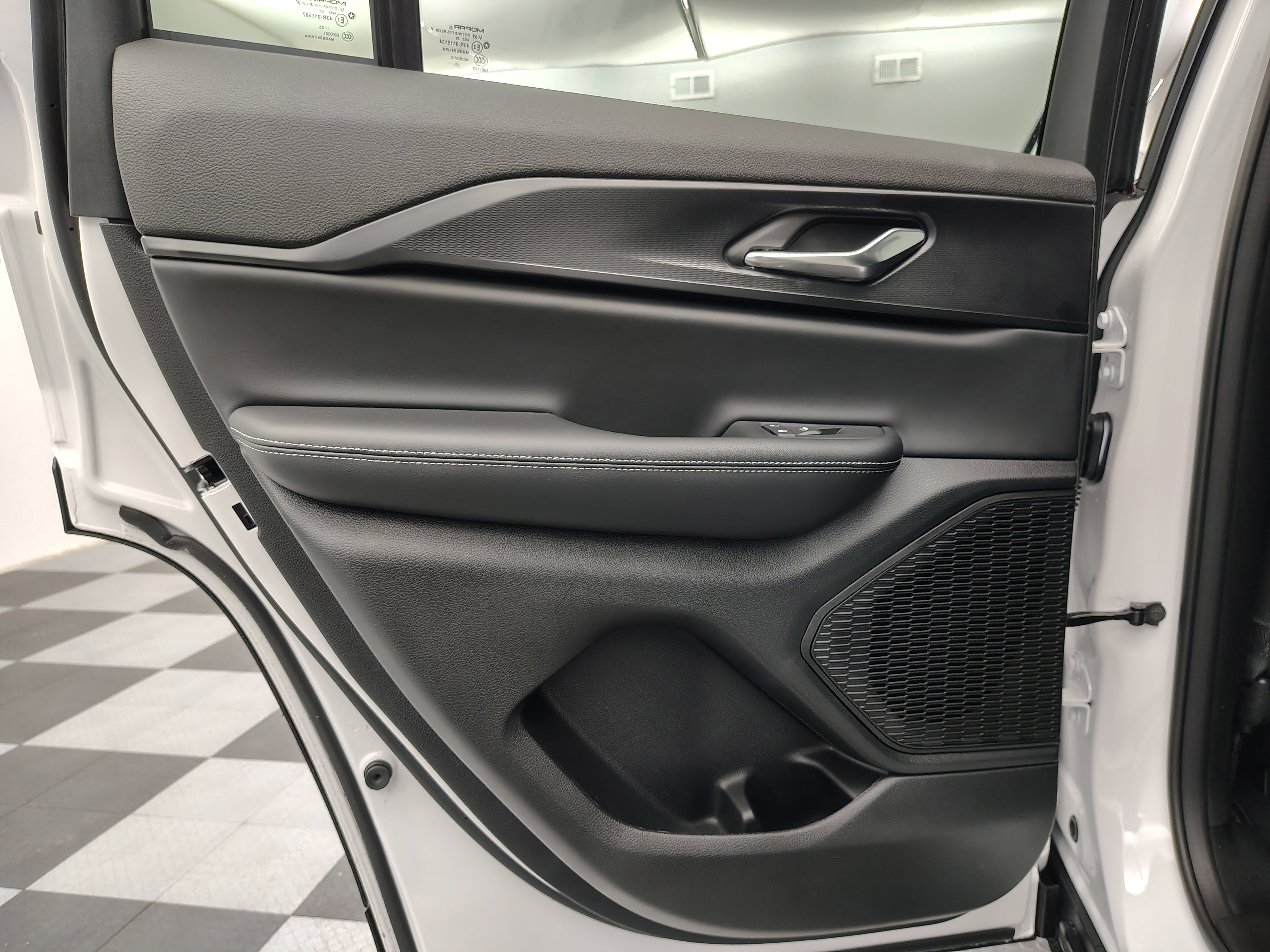 New 2025 Jeep Grand Cherokee Altitude image 20