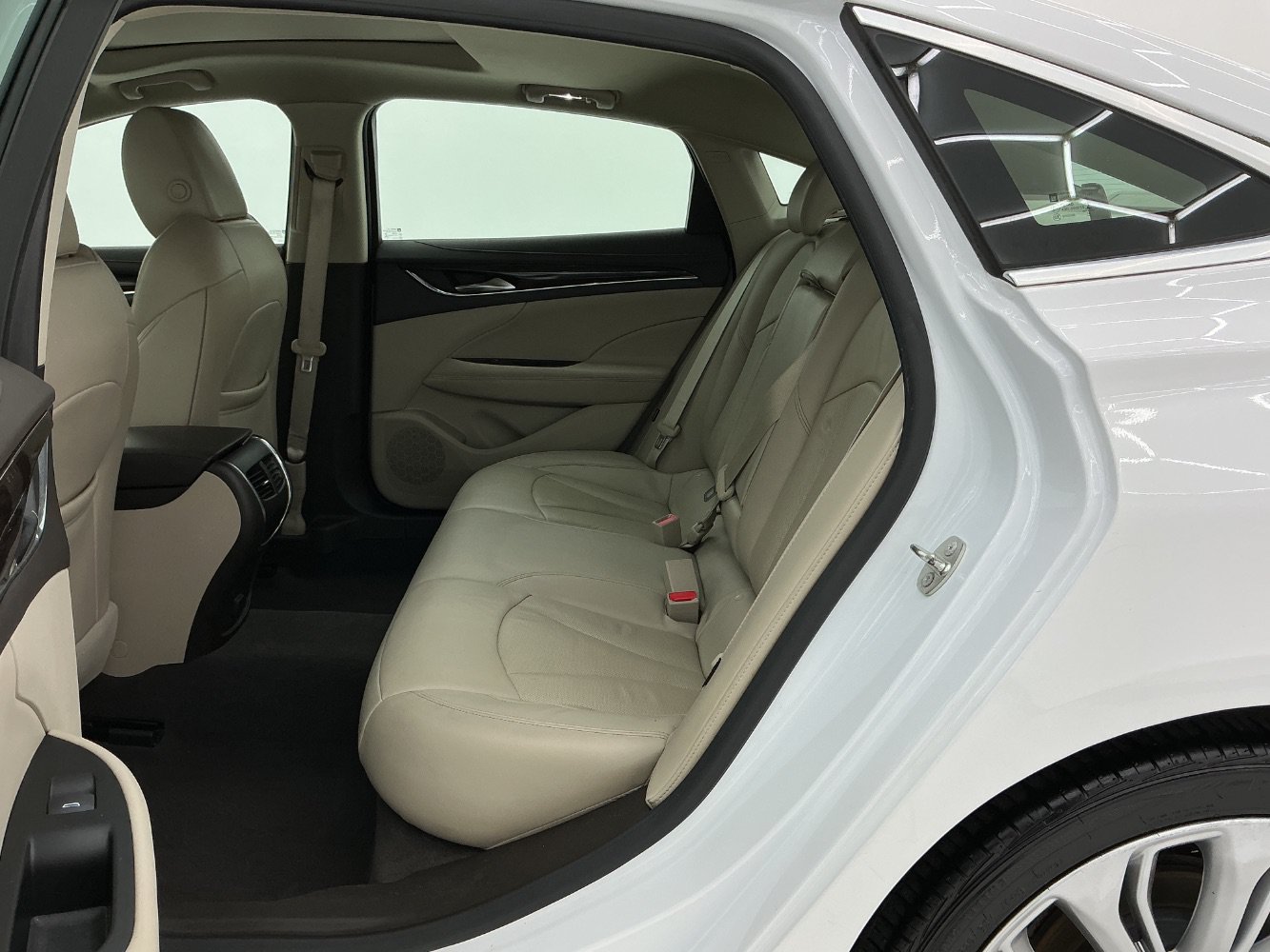 Used 2017 Buick LaCrosse Essence w/ Sun and Shade Package FWD image 20