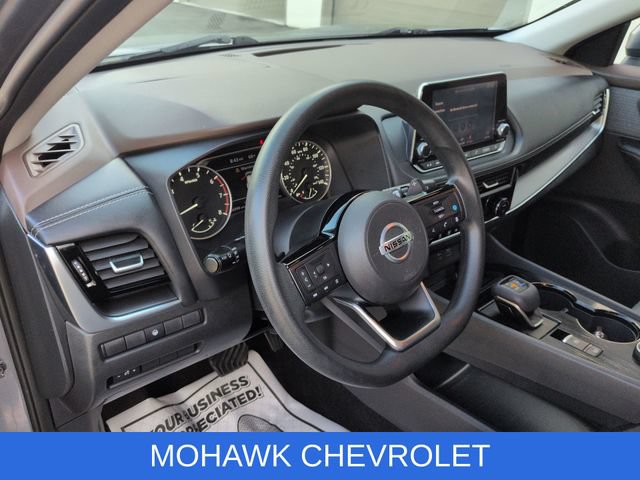 Used 2021 Nissan Rogue SV AWD/4WD image 16