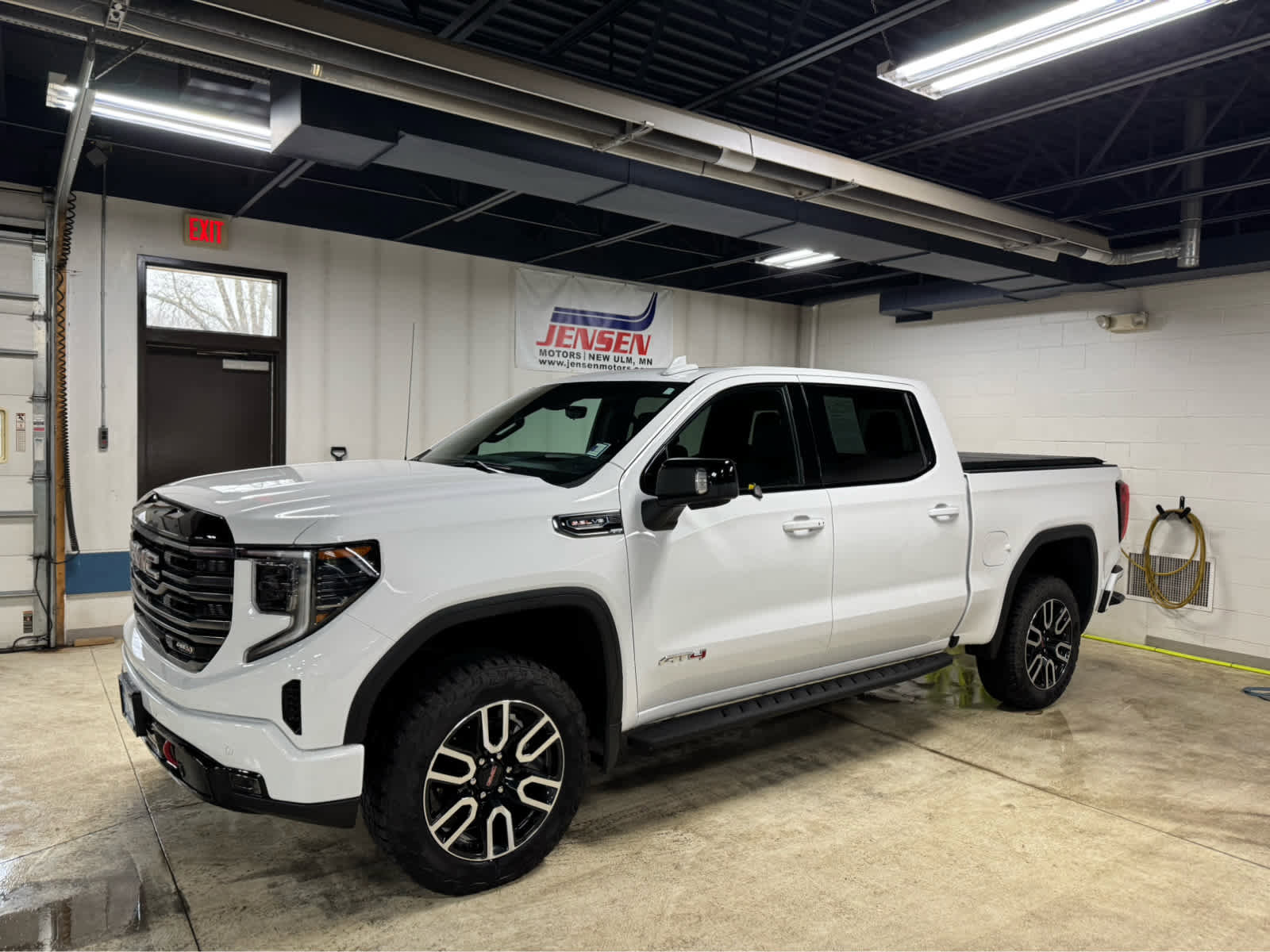 Certified 2025 GMC Sierra 1500 AT4 w/ AT4 Premium Package image 1
