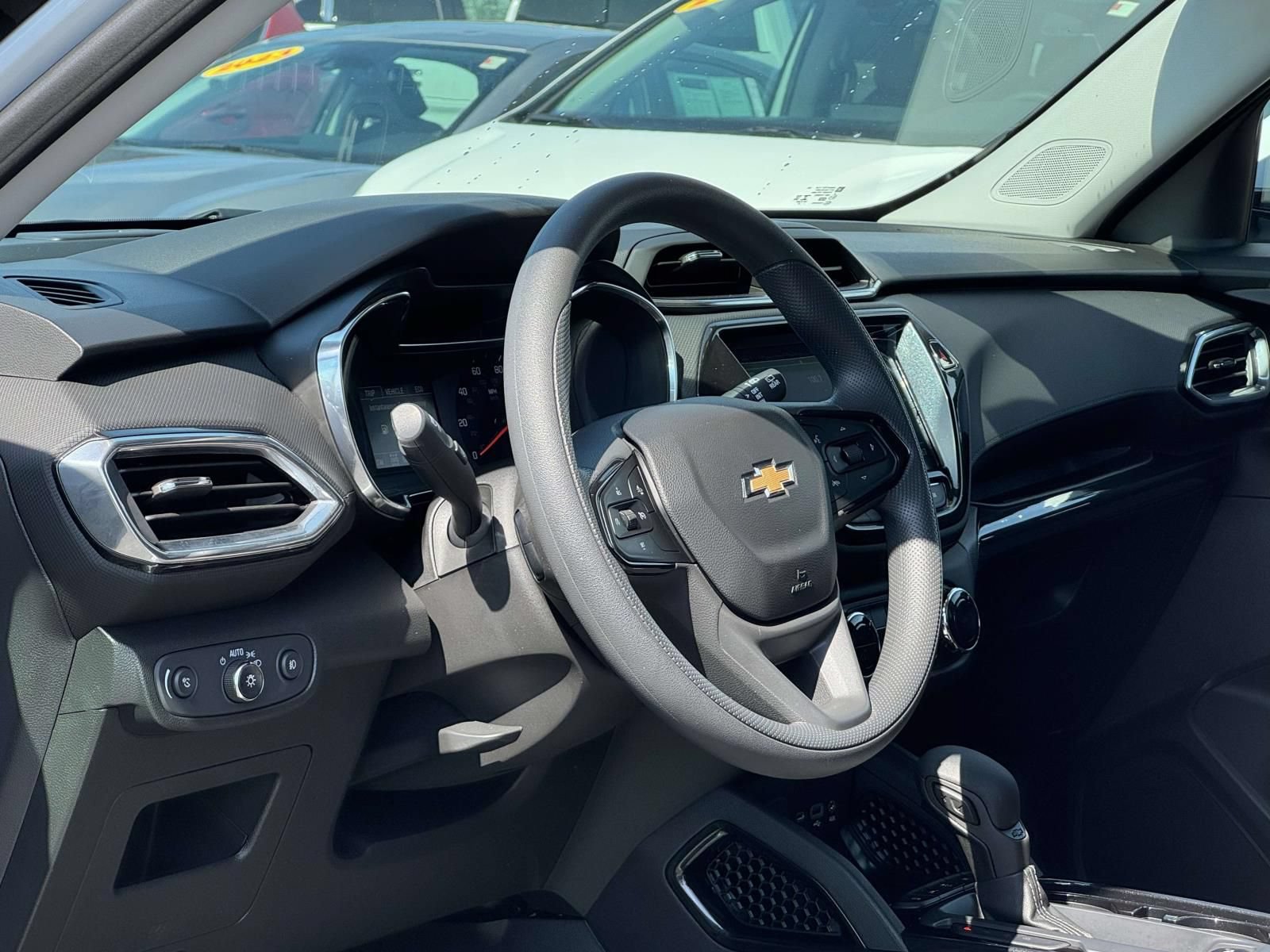 Used 2023 Chevrolet TrailBlazer LT w/ Convenience Package AWD/4WD image 12