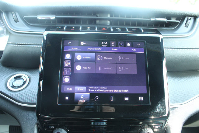 Used 2024 Jeep Grand Cherokee Laredo RWD image 19