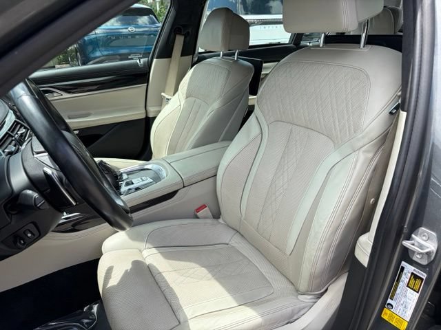 Used 2016 BMW 750i RWD image 16