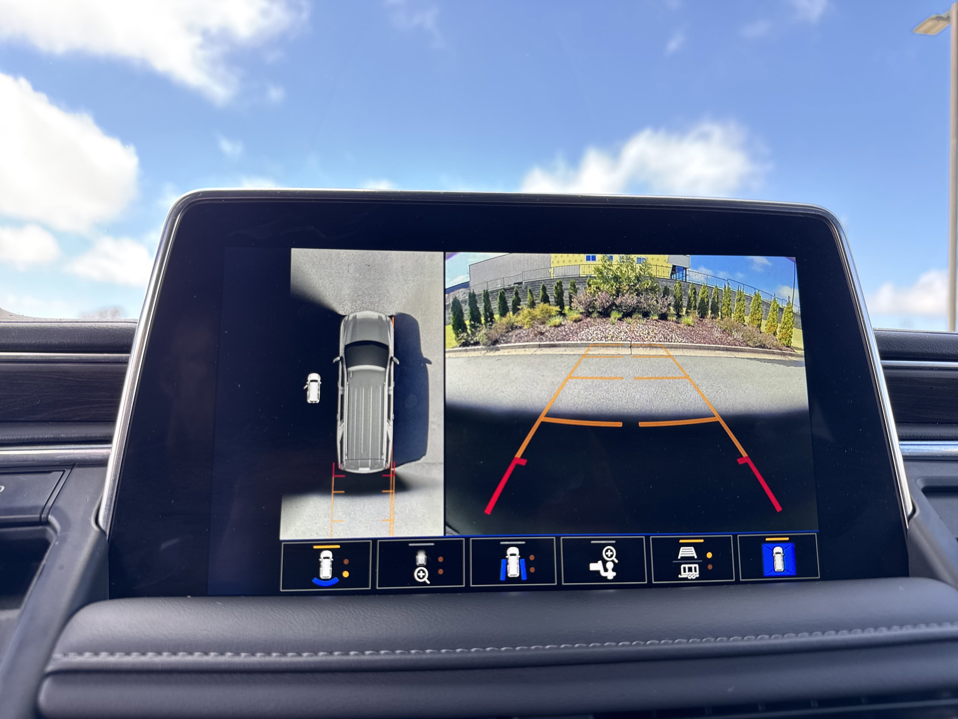 Used 2023 Chevrolet Tahoe Z71 w/ Luxury Package image 24