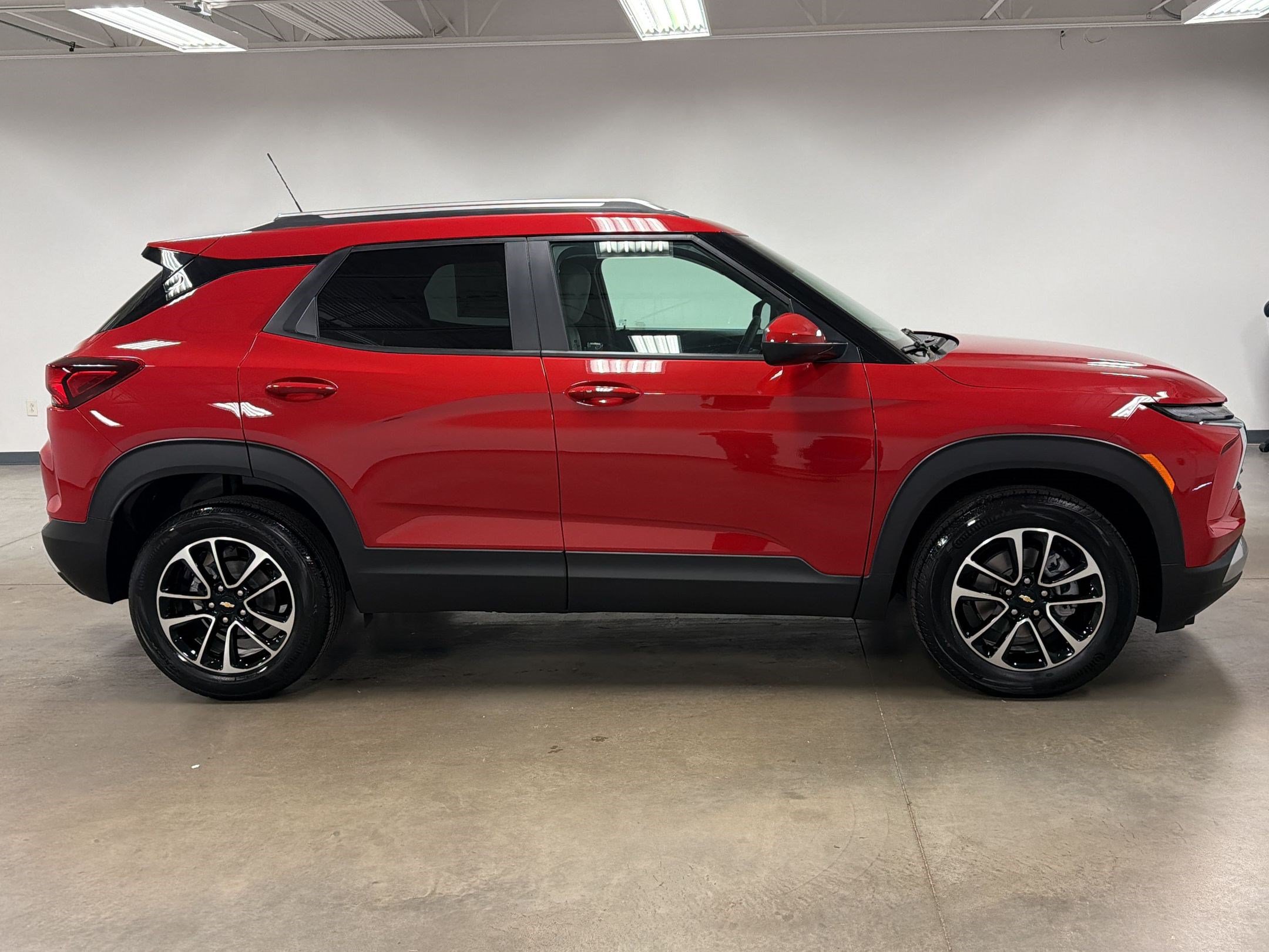 New 2026 Chevrolet TrailBlazer LT w/ Convenience Package FWD image 7
