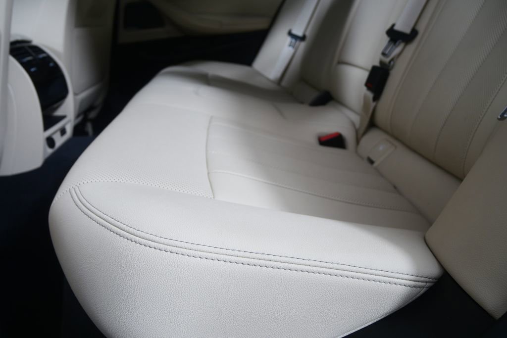 Certified 2023 BMW 530i w/ Premium Package image 15