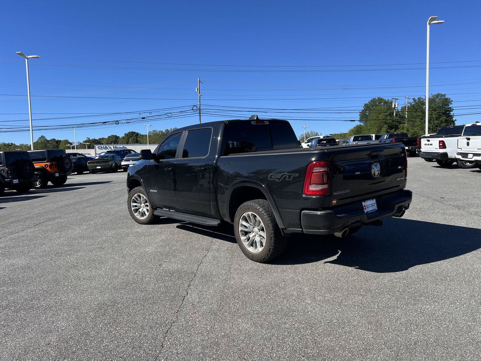 Used 2022 RAM 1500 Laramie AWD/4WD image 3