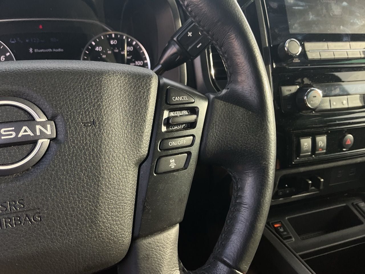 Used 2023 Nissan Titan SV w/ SV Convenience Package AWD/4WD image 29