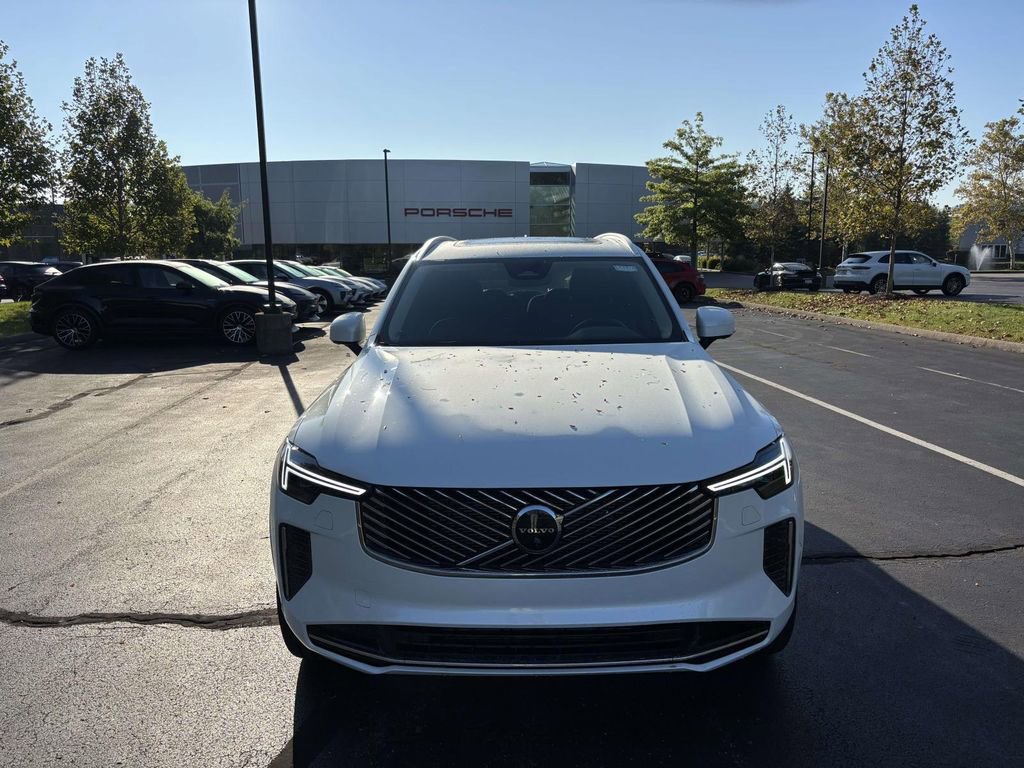 New 2026 Volvo XC90 B6 Plus image 2