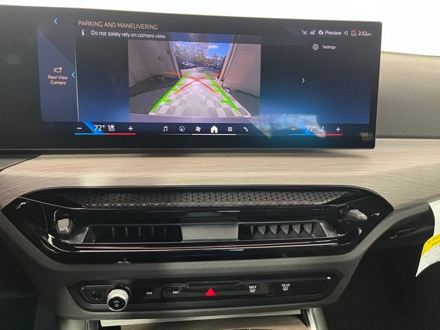 New 2026 BMW 330i xDrive Sedan w/ Premium Package AWD/4WD image 17