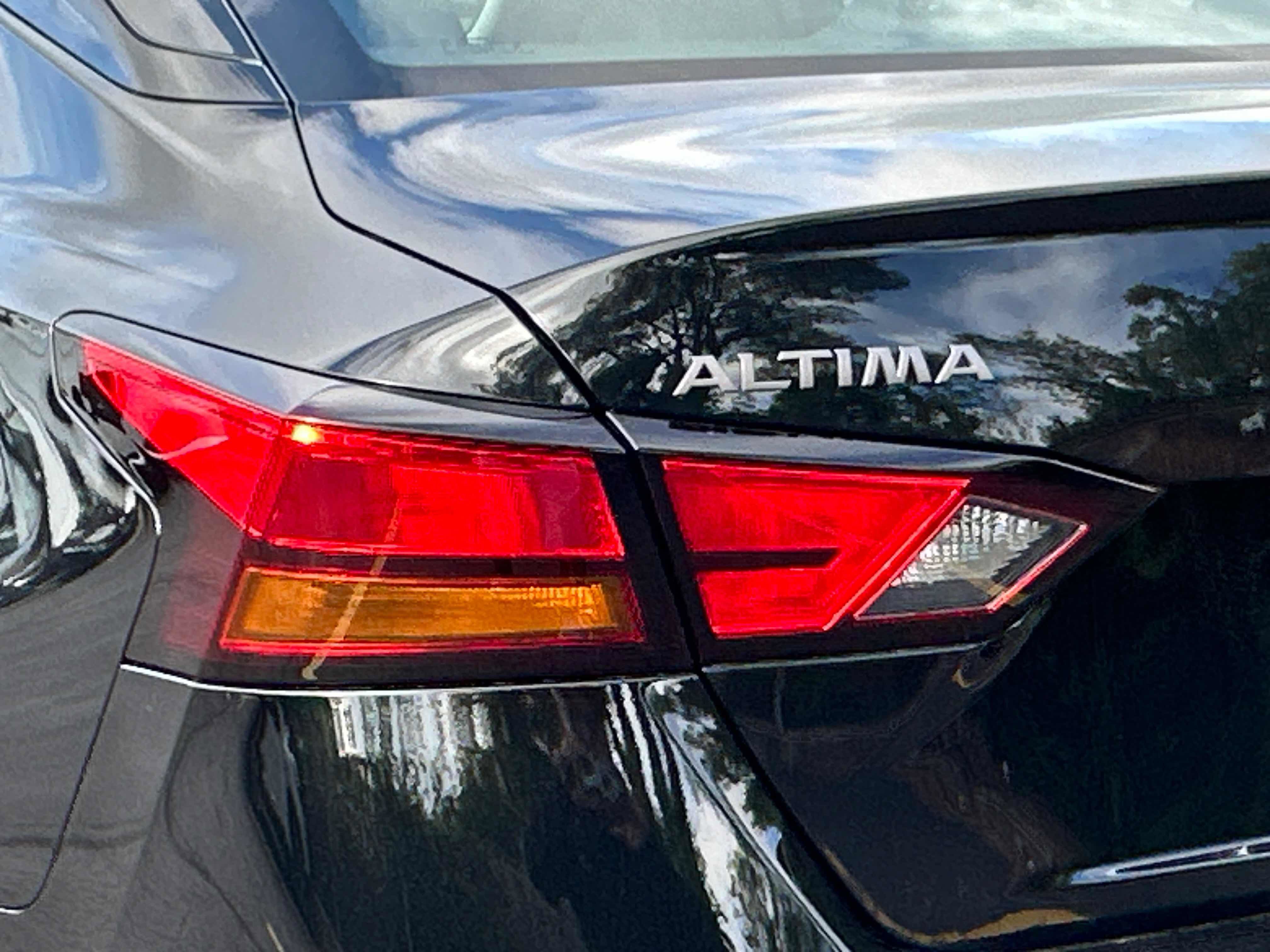 New 2025 Nissan Altima 2.5 SR w/ SR Premium Package image 11