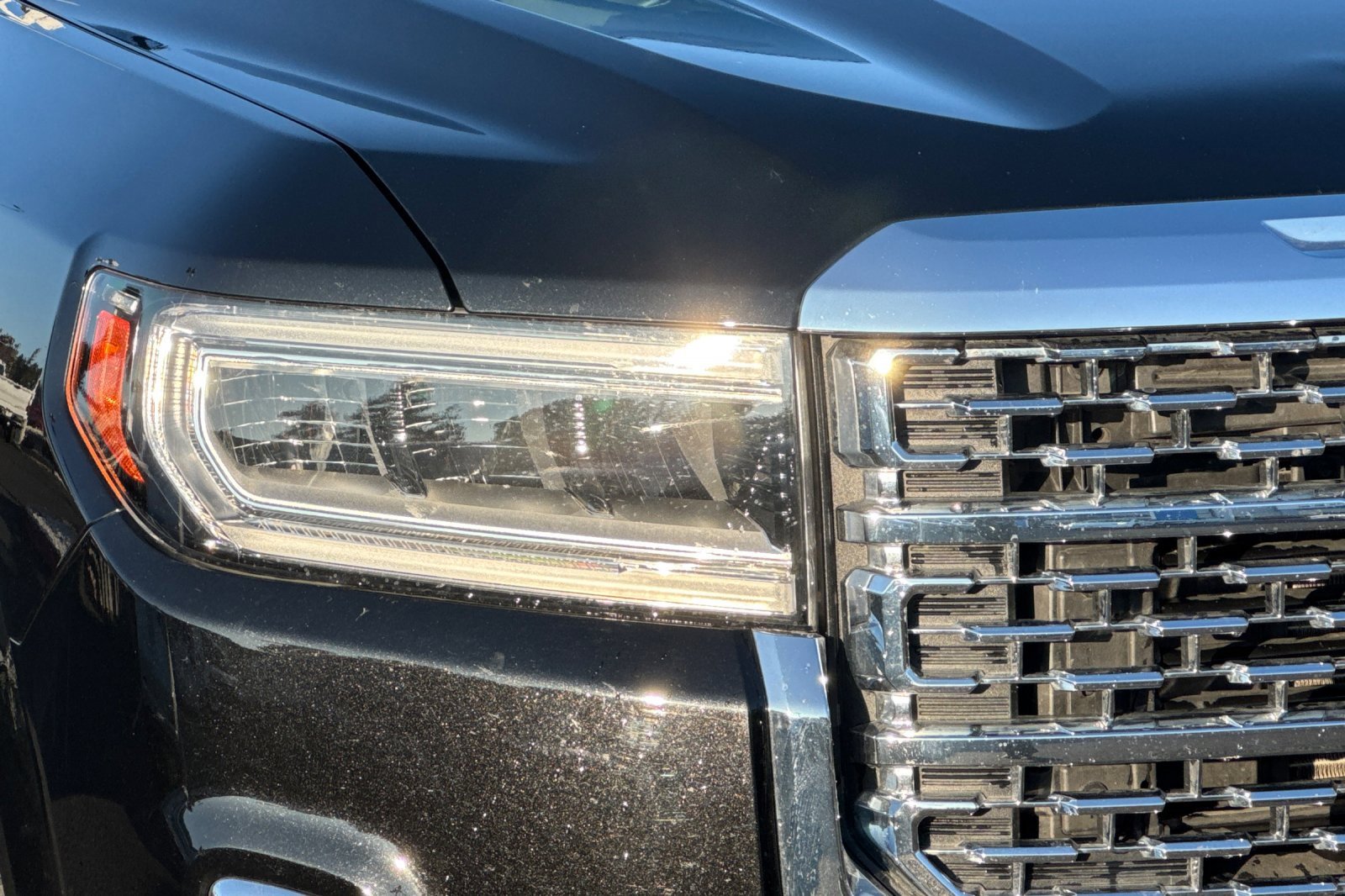 Used 2023 GMC Acadia Denali w/ Black Diamond Edition image 44