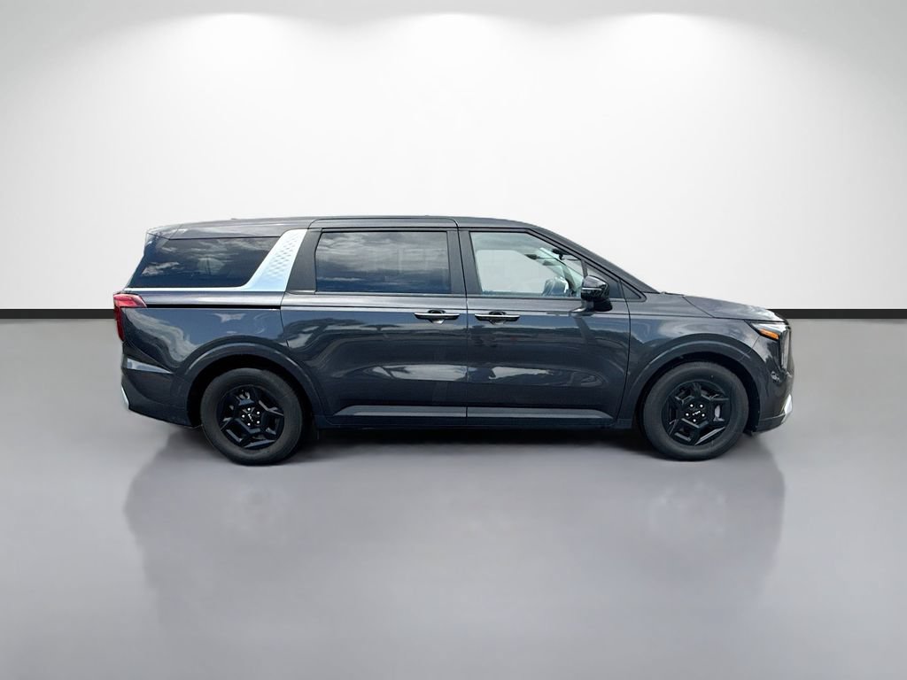 Certified 2025 Kia Carnival FWD image 6