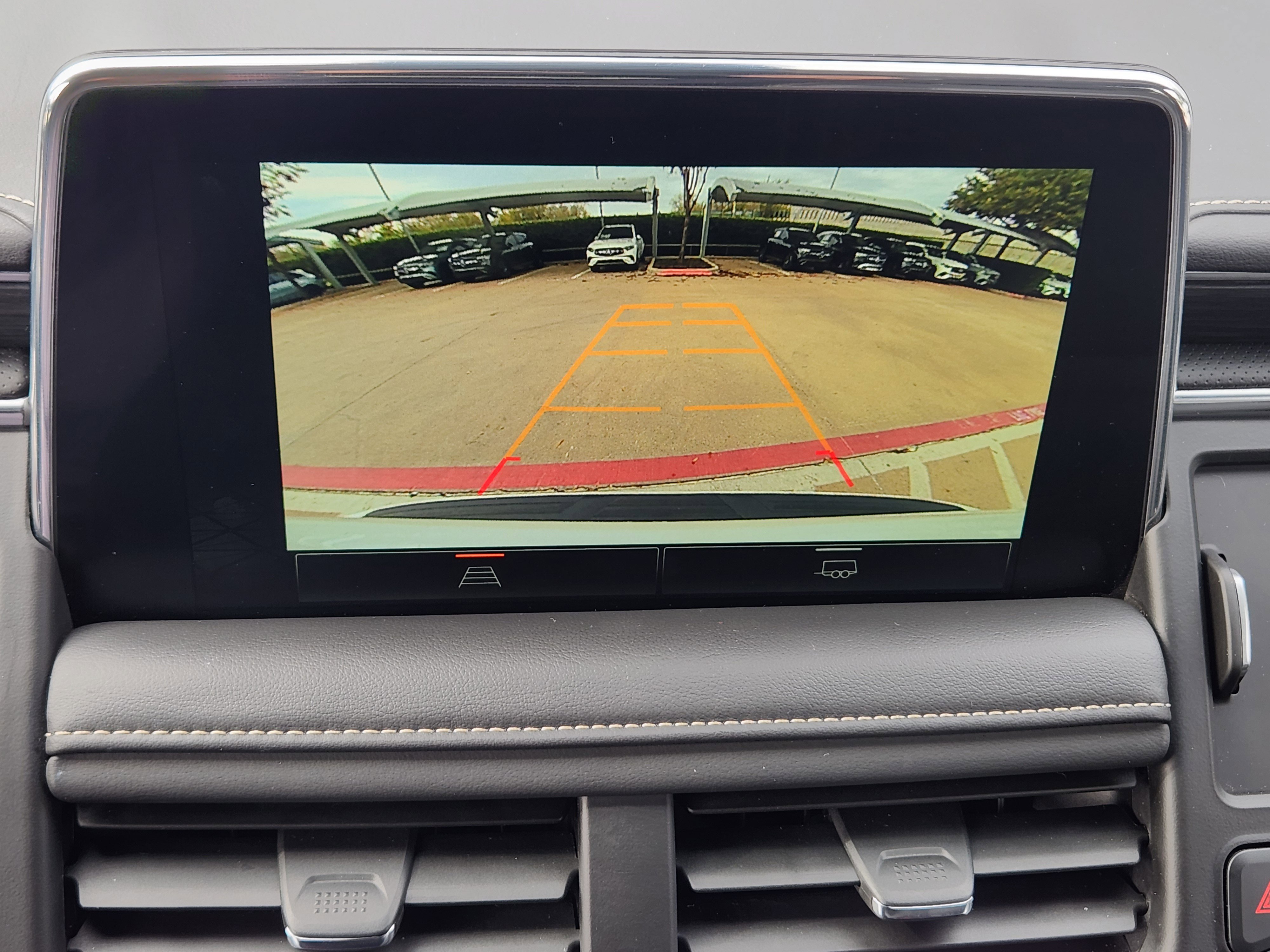 Used 2024 GMC Yukon XL SLT image 19