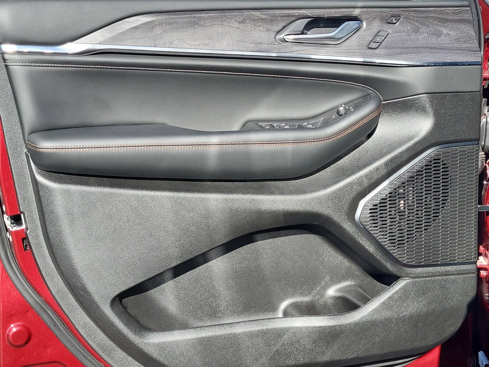 New 2025 Jeep Grand Cherokee L Overland w/ Luxury Tech Group IV image 21