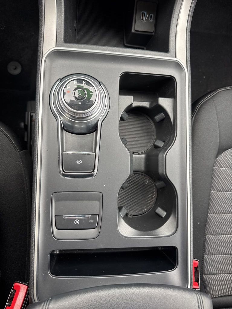 Used 2021 Ford Edge SE image 14