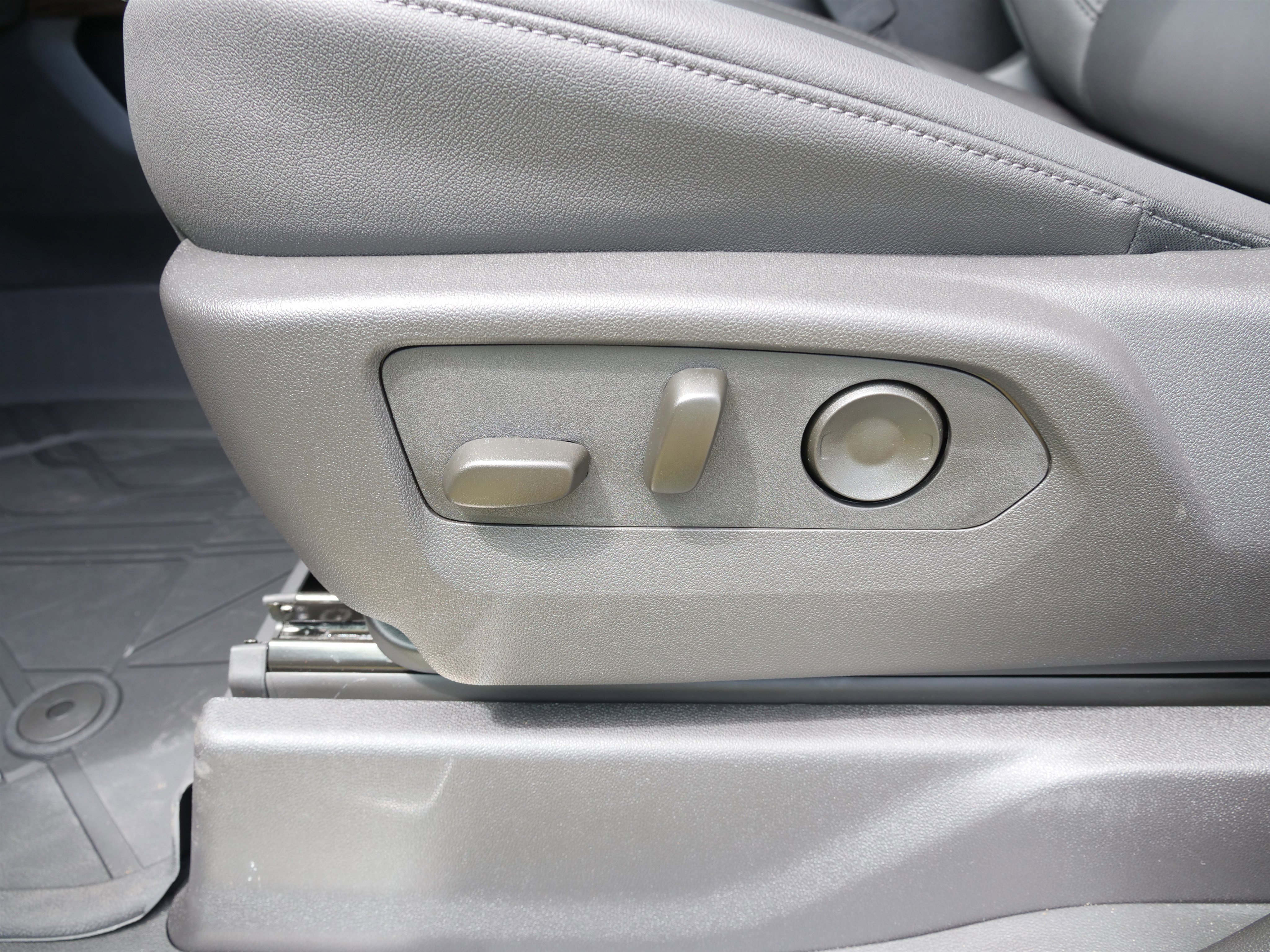 New 2025 Chevrolet Silverado 1500 RST w/ RST All Star Premium Package image 15