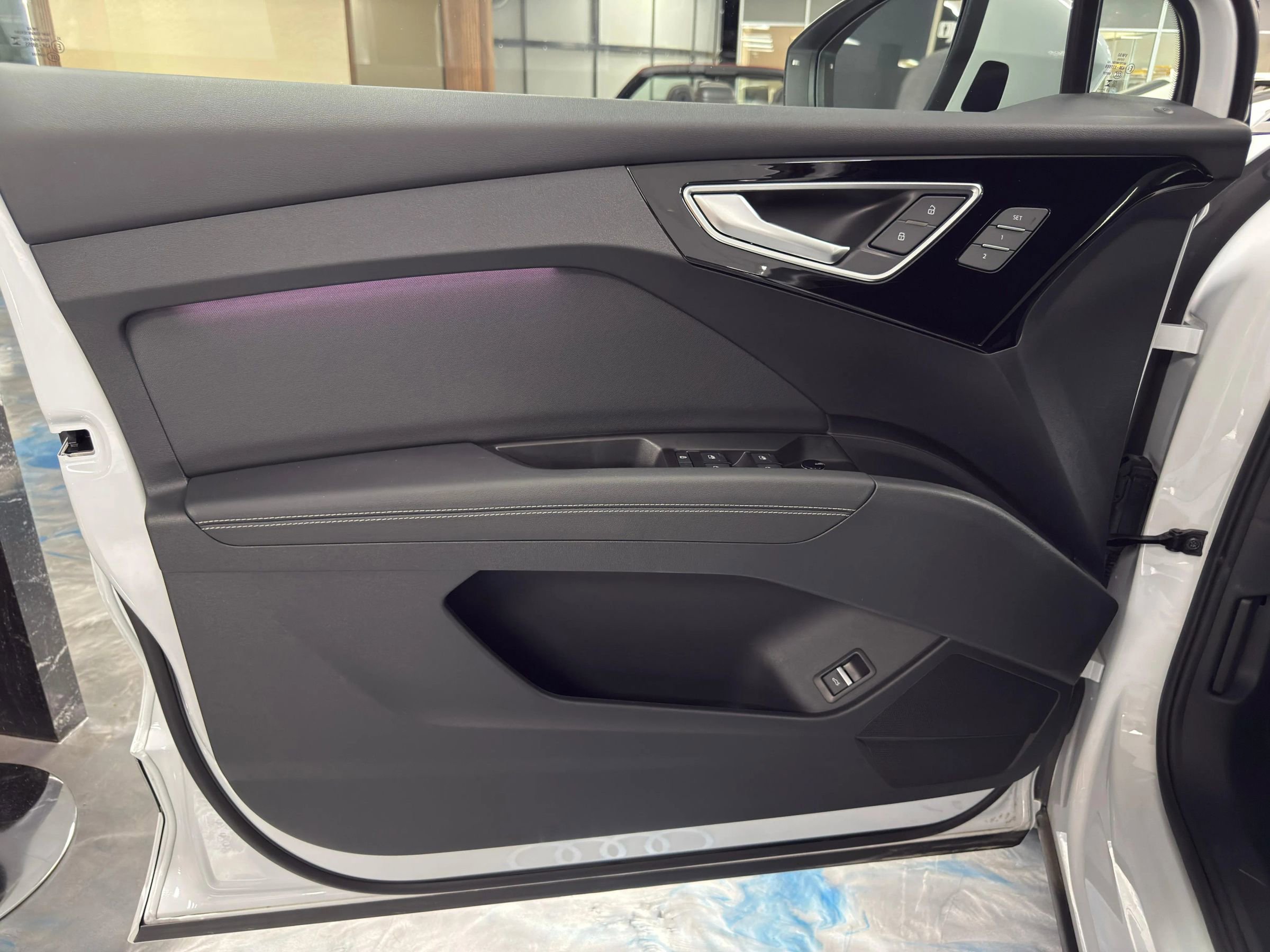 Used 2024 Audi Q4 e-tron Premium Plus w/ Premium Plus image 9