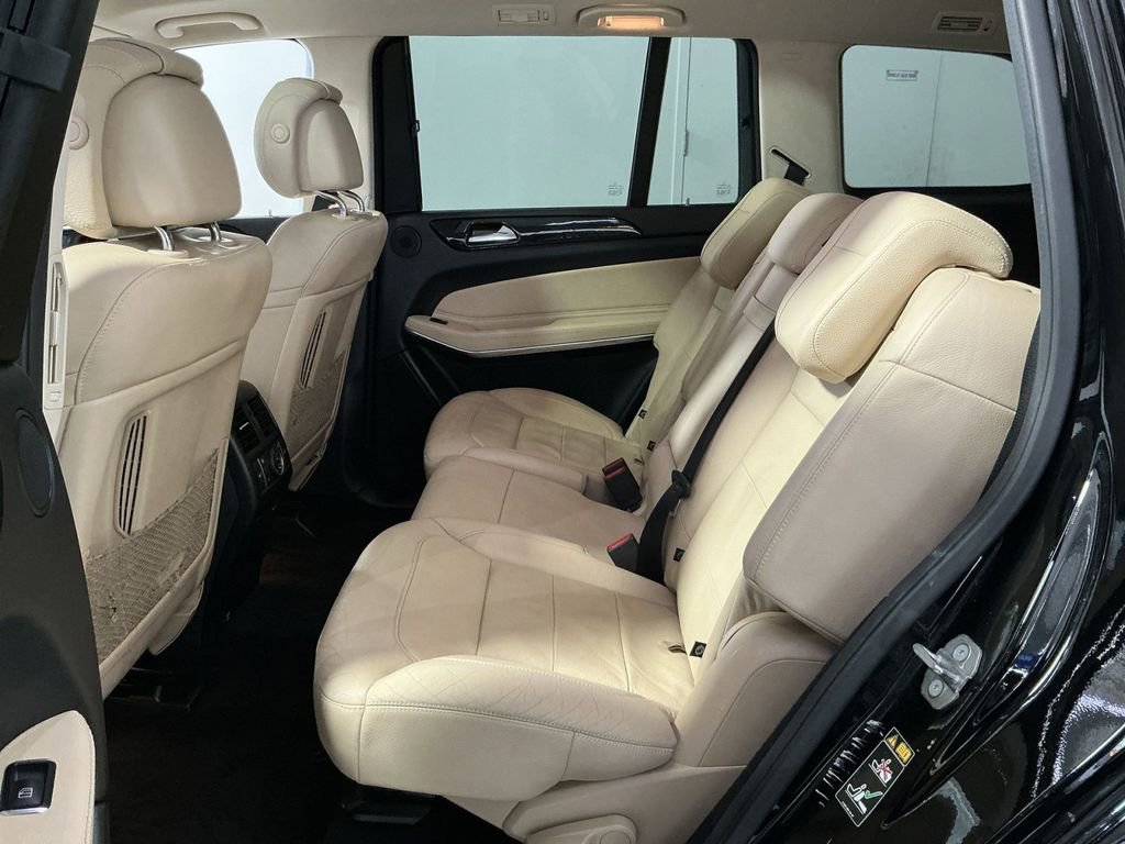 Used 2018 Mercedes-Benz GLS 550 4MATIC image 32