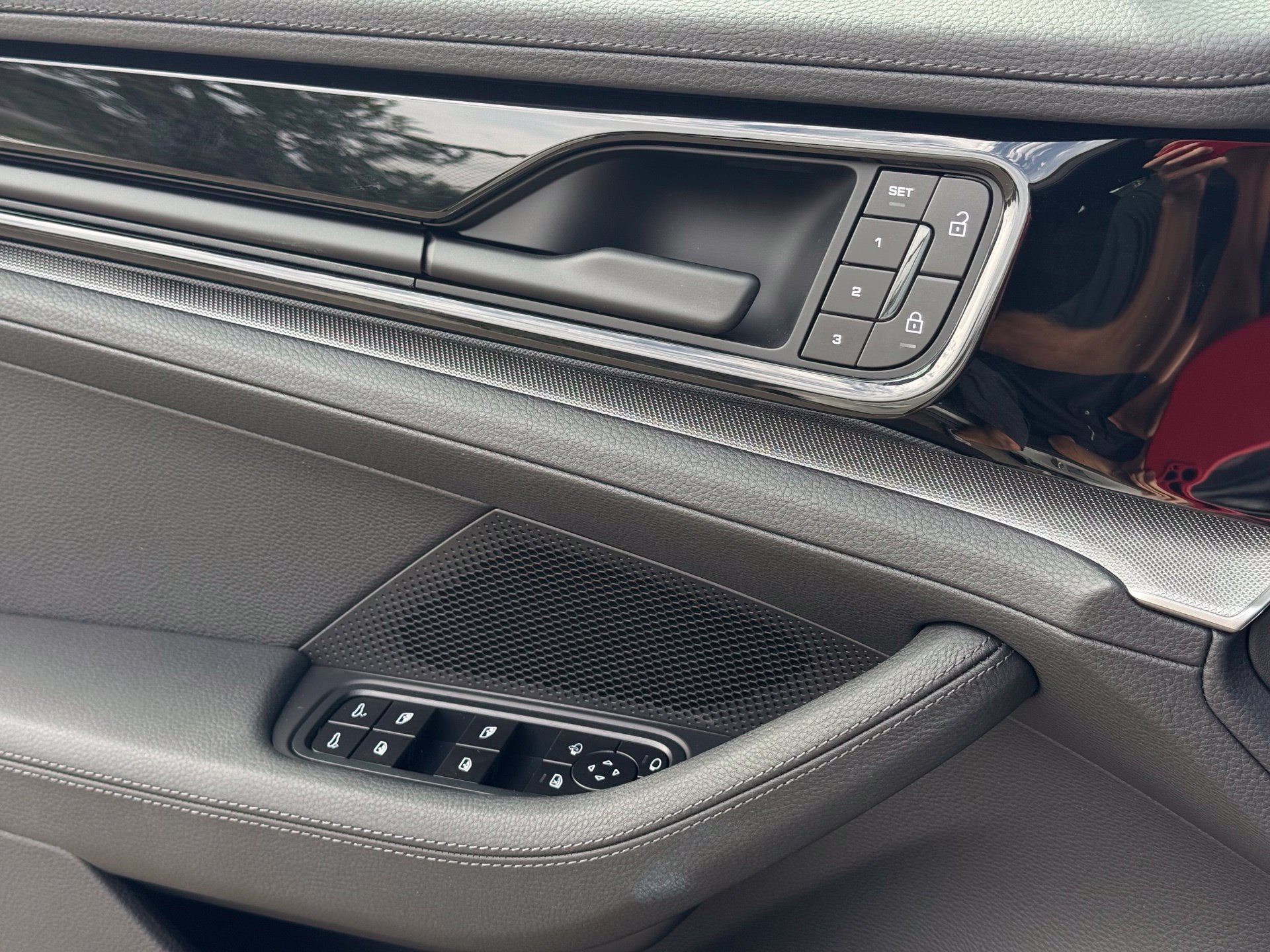 New 2026 Porsche Panamera RWD image 28