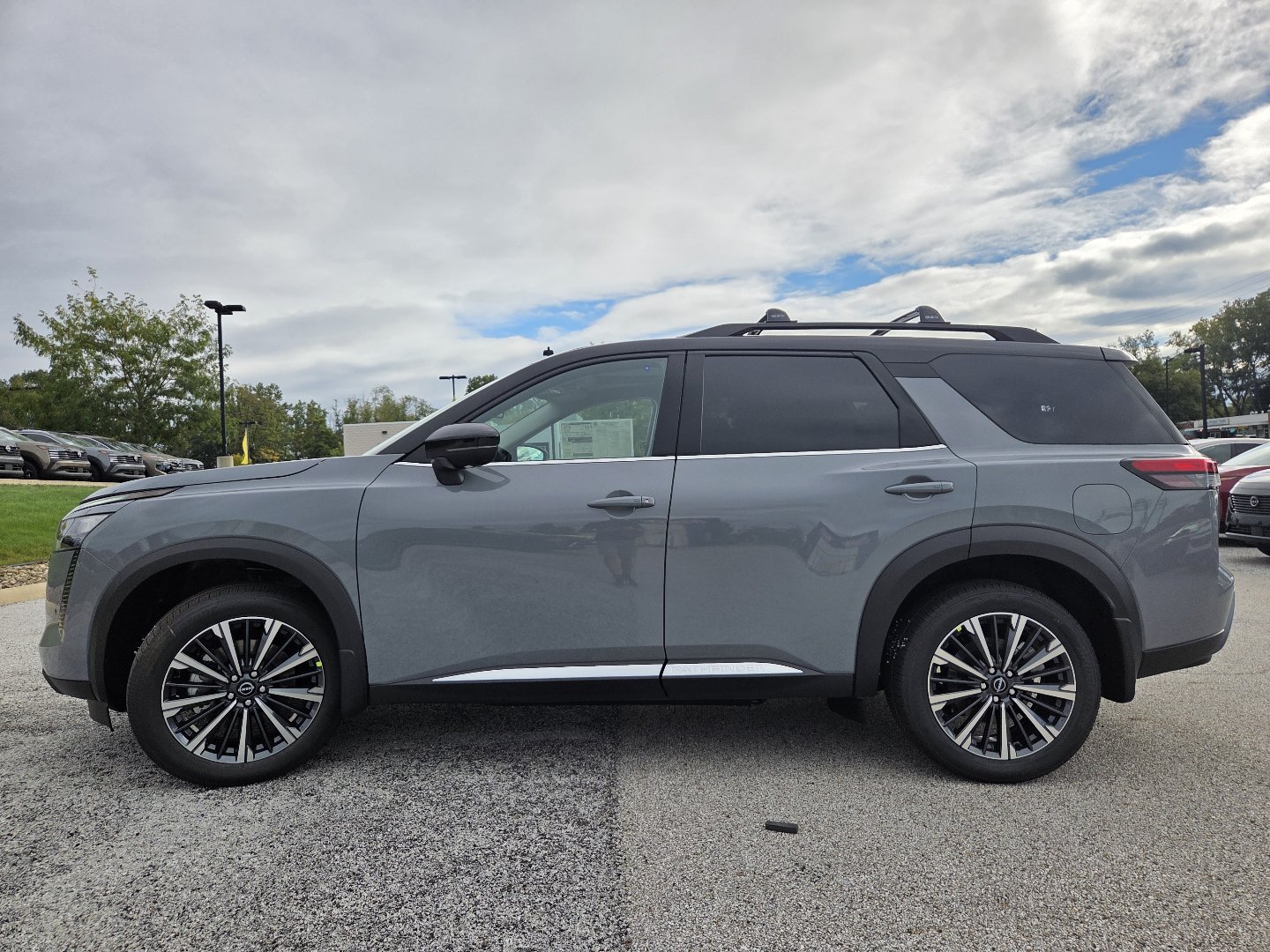 New 2026 Nissan Pathfinder Platinum AWD/4WD image 16