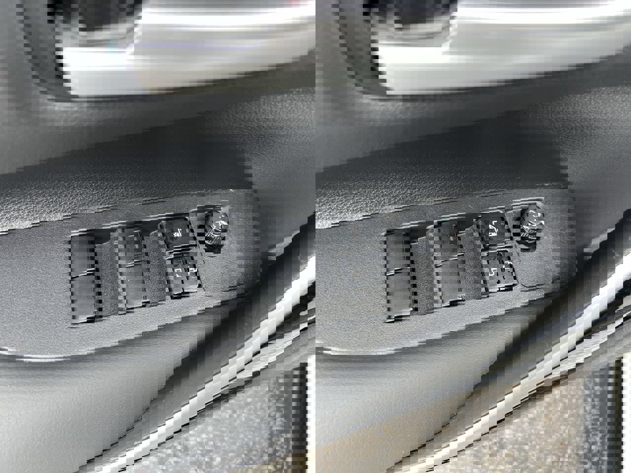 Used 2023 Toyota Corolla XSE image 15