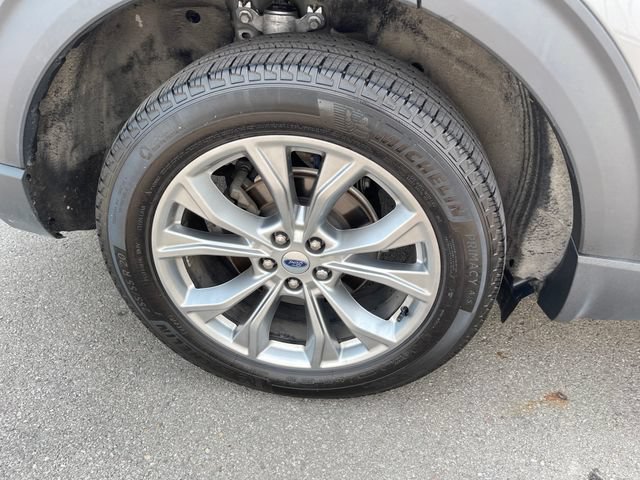 Used 2024 Ford Explorer XLT w/ Equipment Group 202A AWD/4WD image 45