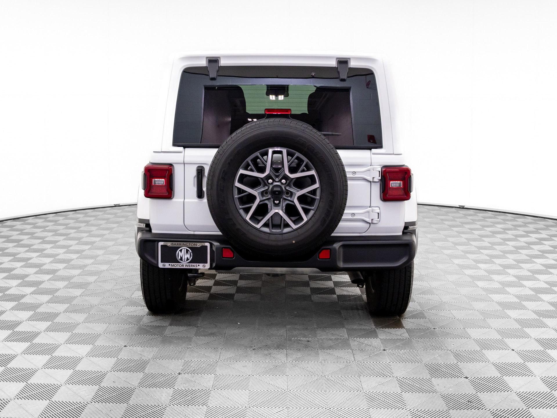 Used 2024 Jeep Wrangler Sahara image 5