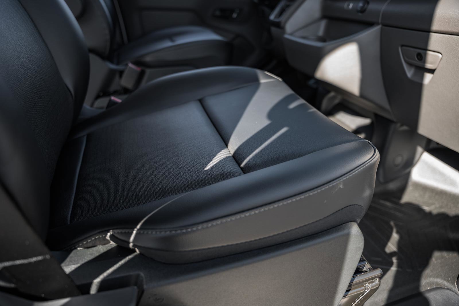 New 2026 Ford Transit 150 Low Roof image 28