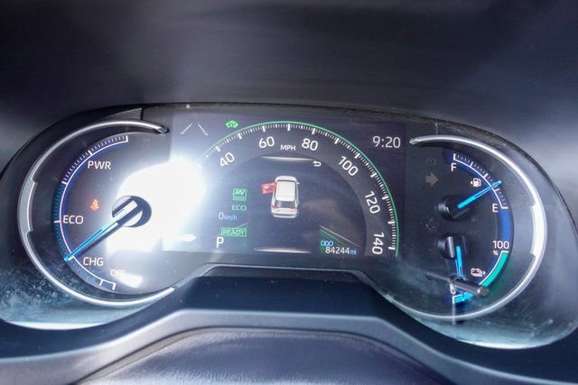 Used 2022 Toyota RAV4 SE image 16