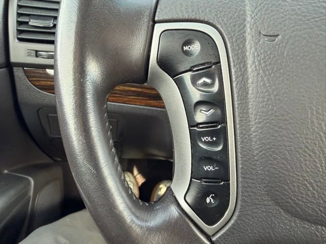 Used 2011 Hyundai Santa Fe SE image 14