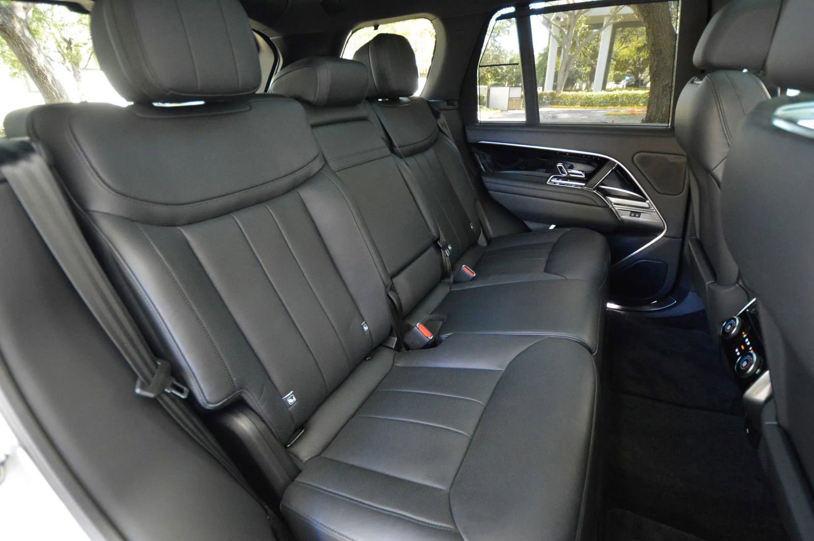 Used 2023 Land Rover Range Rover Autobiography AWD/4WD image 59