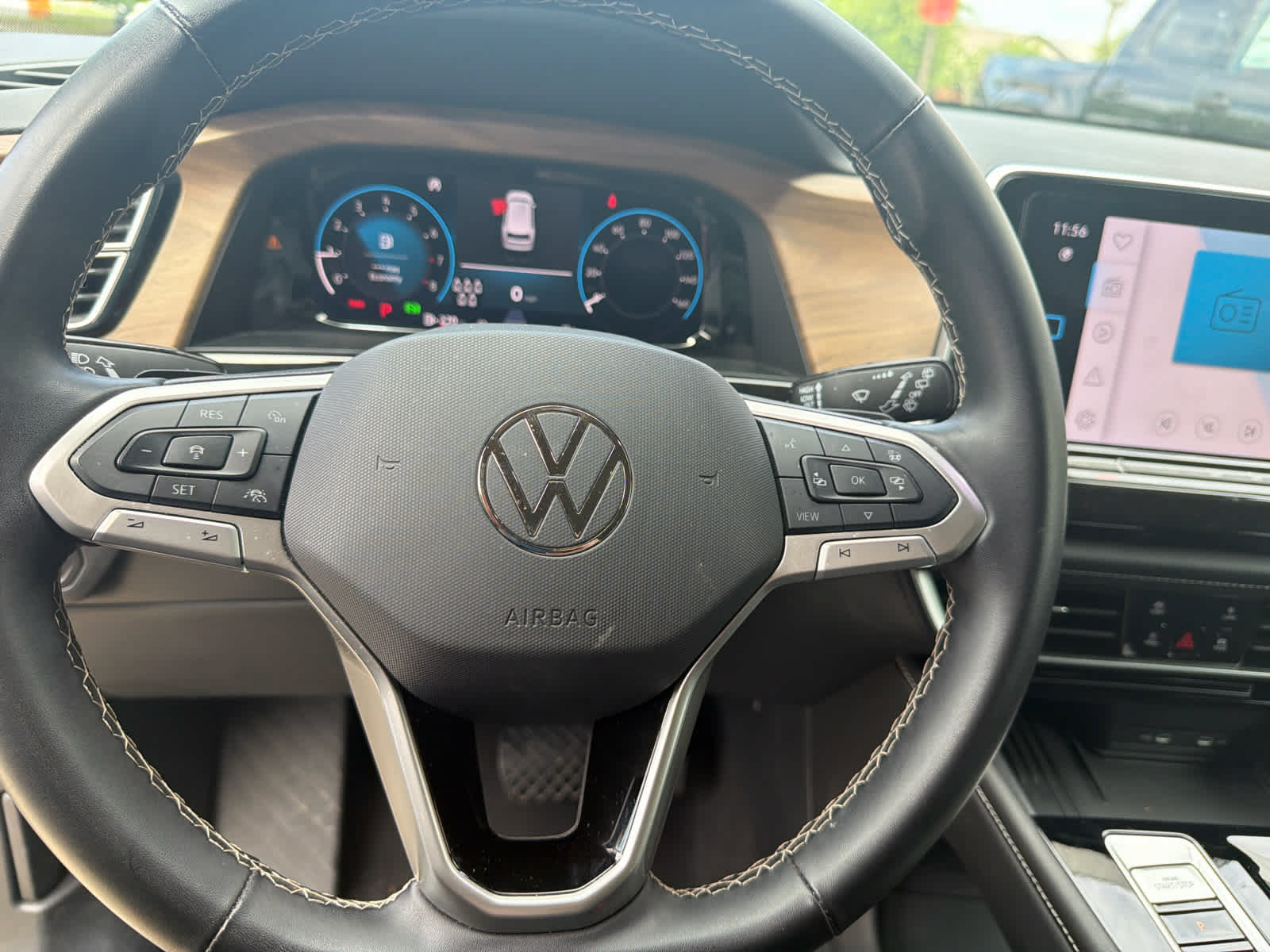 Used 2025 Volkswagen Atlas SE FWD image 46