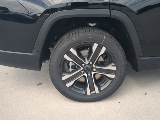 New 2027 Jeep Grand Cherokee L Limited w/ Trailer Tow Package RWD image 11
