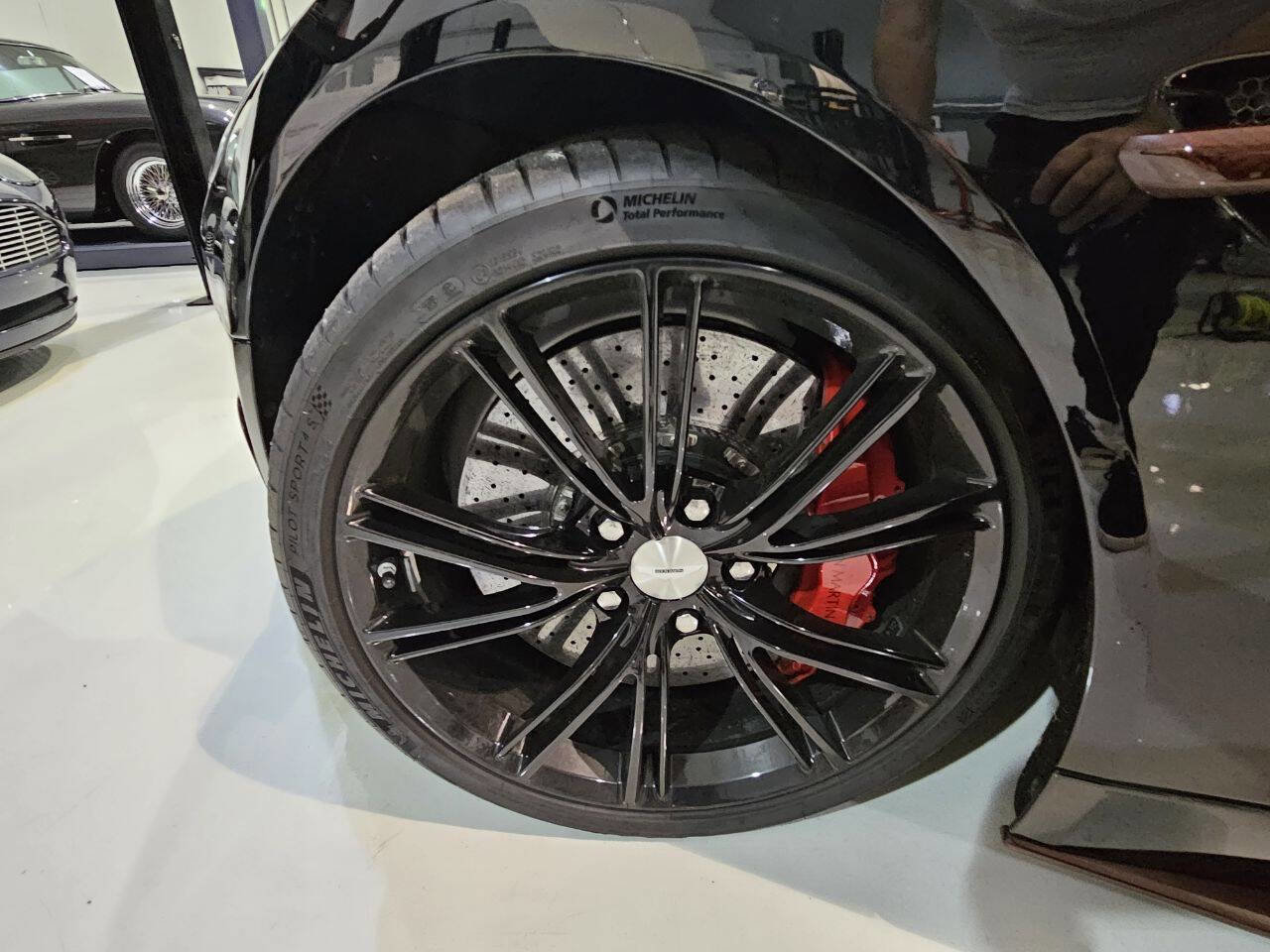 Used 2014 Aston Martin Vanquish Volante image 52