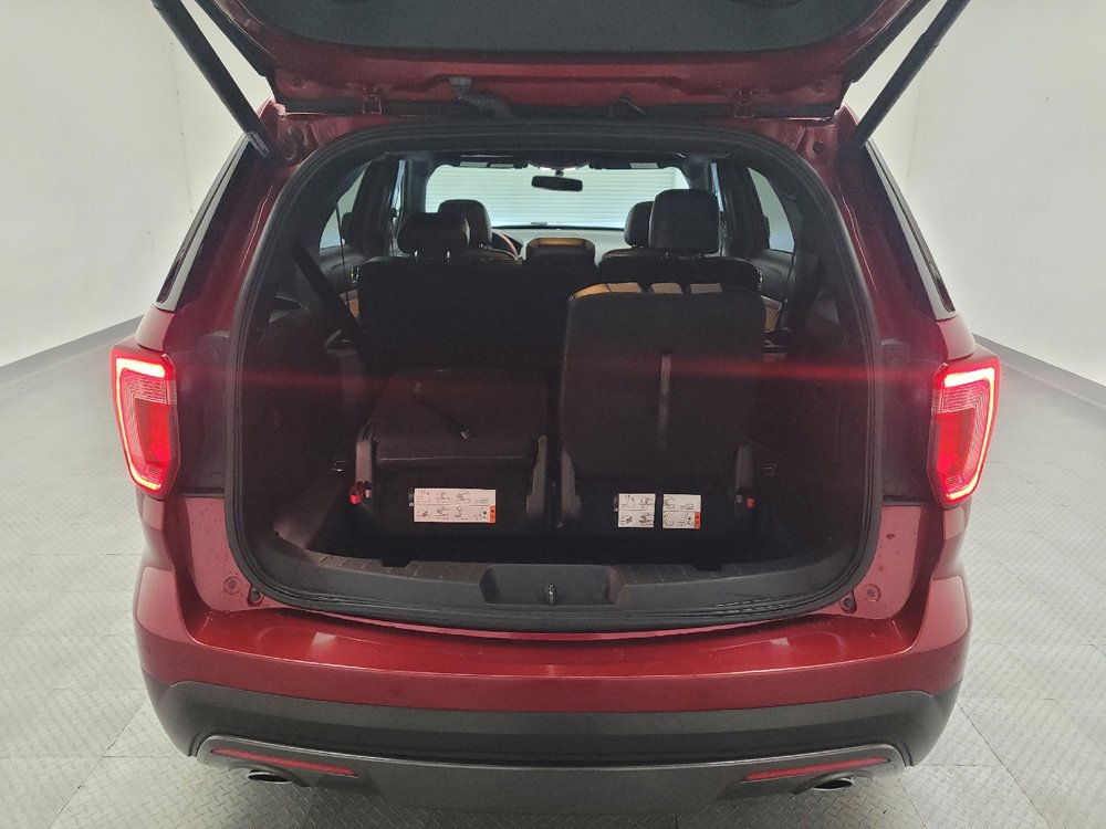 Used 2017 Ford Explorer XLT FWD image 29