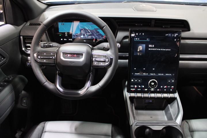 New 2026 GMC Terrain AT4 w/ Convenience Package III image 28