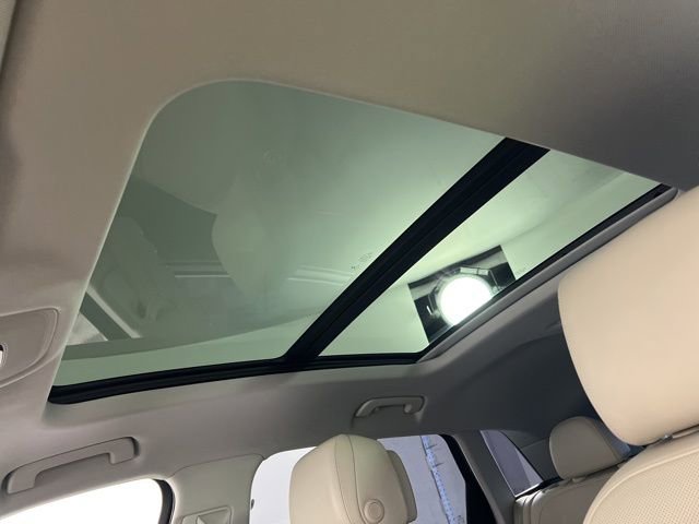 Used 2019 Audi e-tron Prestige w/ Prestige Package image 27